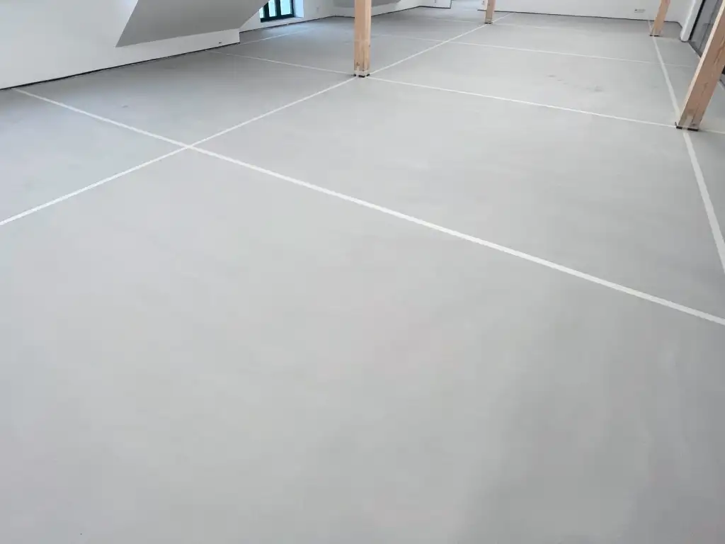 Samonivelační stěrka s hladkým finálním povrchem
